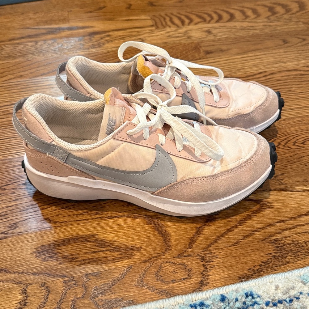 Nike Waffle Debut sneakers in pink and gray - Picture 5 of 7